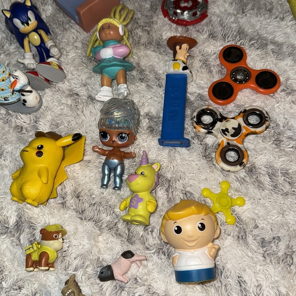 Assorted Kids Toys paw patrol, Pokémon, cabbage patch, Luigi,sonic,spinners - Picture 5 of 5